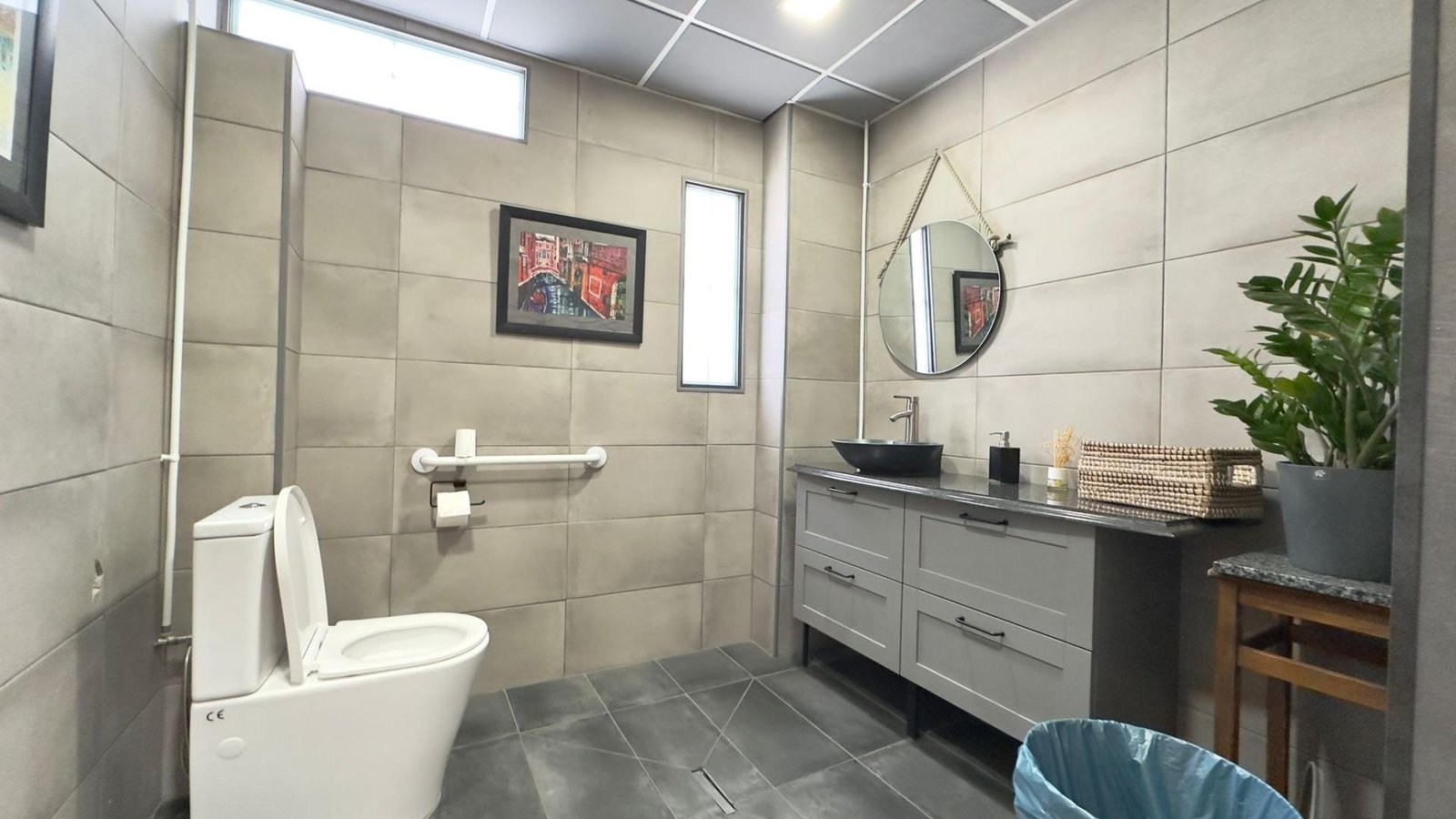 2-4 Commercial in Torrevieja - Caza De Casa