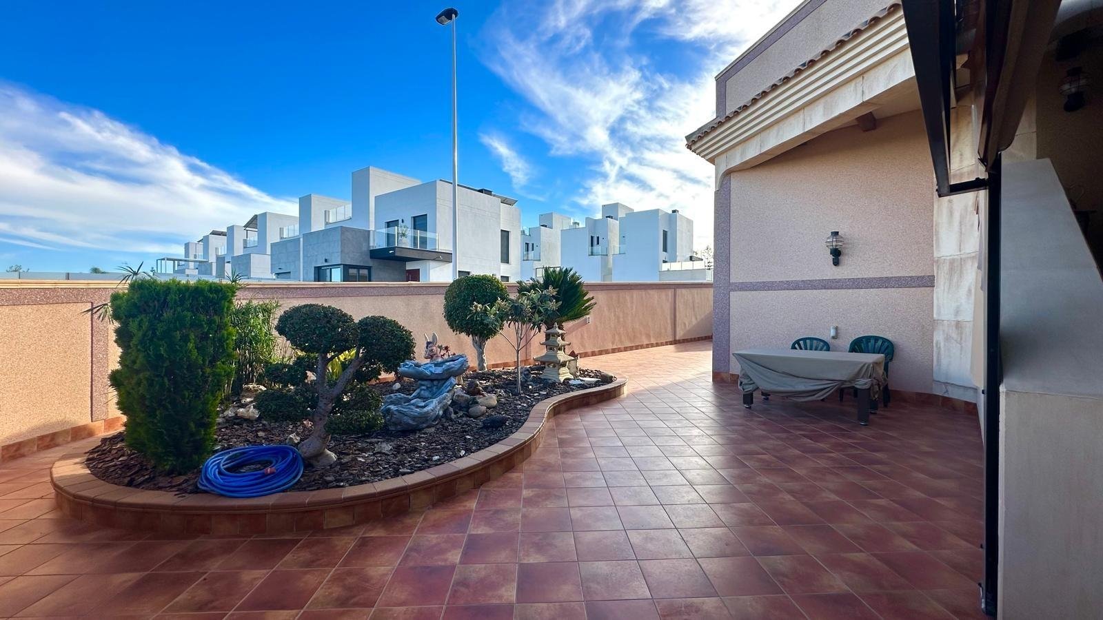 2-4 4 Bedroom 3 Bathroom Town House in Torrevieja - Caza De Casa