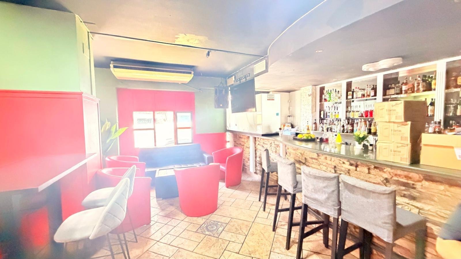 2 Bath Commercial in Torrevieja - Caza De Casa