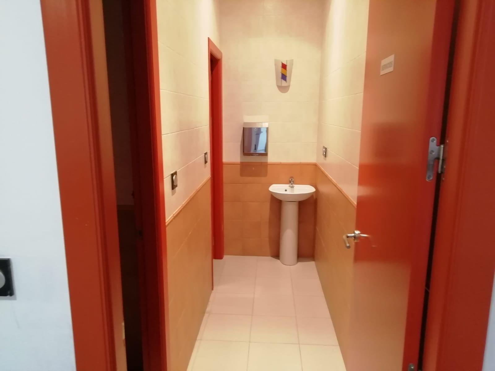 1 Bathroom Commercial in Bigastro - Caza De Casa