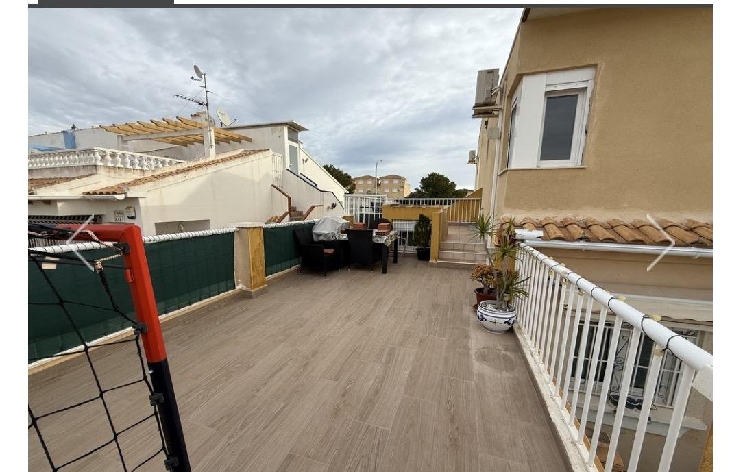 4 Bedroom 3 Bathroom Town House in Orihuela Costa - Caza De Casa