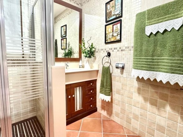 4 Bedroom 3 Bathroom Town House in Torrevieja - Caza De Casa