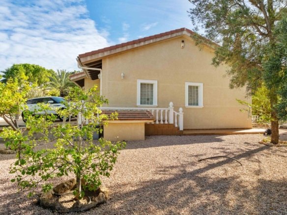 3 Bedroom 4 Bathroom Villa in Cabo Roig - Caza De Casa