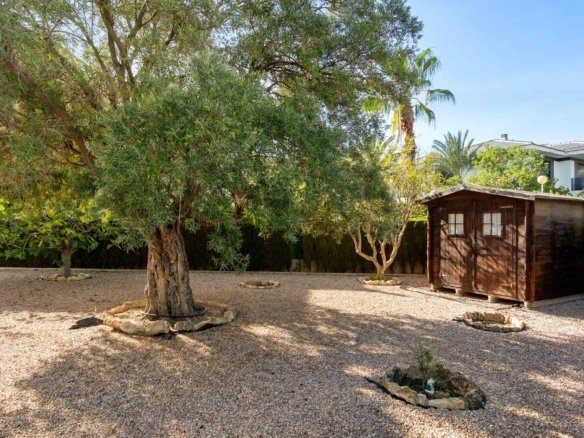 3 Bedroom 4 Bathroom Villa in Cabo Roig - Caza De Casa