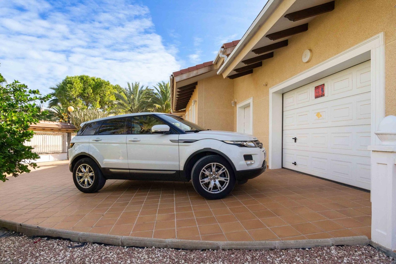 3 Bedroom 4 Bathroom Villa in Cabo Roig - Caza De Casa