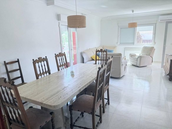 5 Bed 3 Bath Villa in Campoamor - Caza De Casa