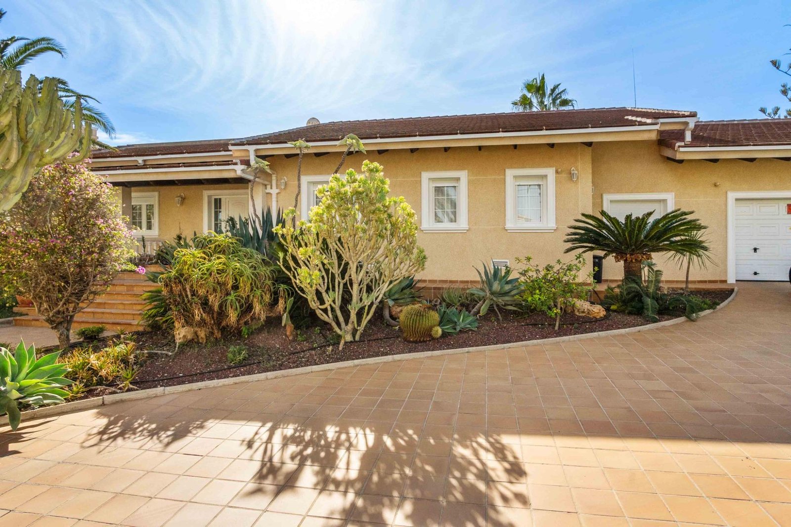 3 Bedroom 4 Bathroom Villa in Cabo Roig - Caza De Casa
