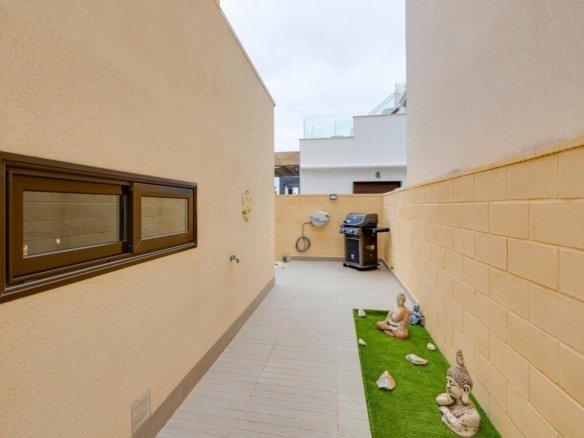 3 Bedroom 3 Bathroom Villa in Ciudad Quesada - Caza De Casa
