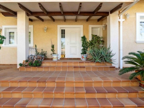 3 Bedroom 4 Bathroom Villa in Cabo Roig - Caza De Casa