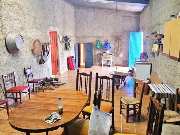 7 Bedroom 2 Bathroom Villa in Arenas Del Rey - Caza De Casa