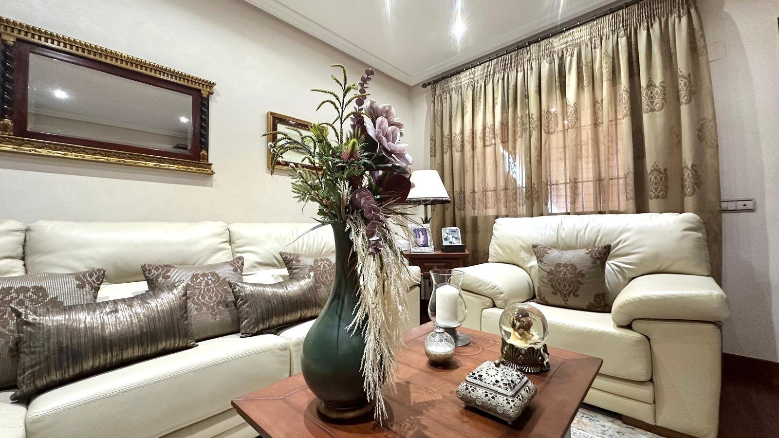 2-46 4 Bedroom 3 Bathroom Town House in Torrevieja - Caza De Casa