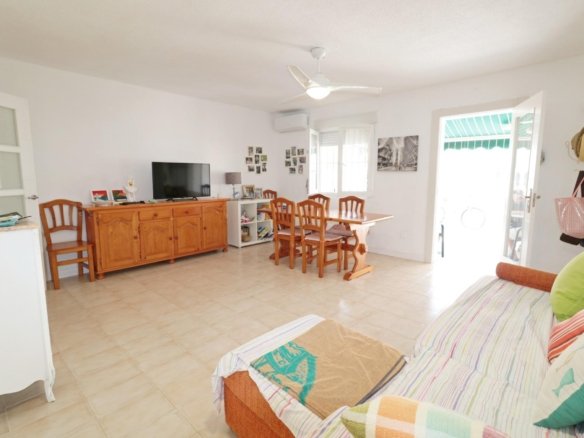 3 Bedroom 2 Bathroom Town House in Torrevieja - Caza De Casa