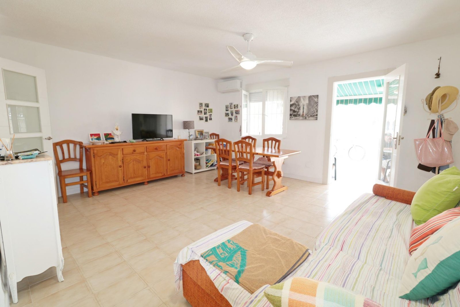 3 Bedroom 2 Bathroom Town House in Torrevieja - Caza De Casa