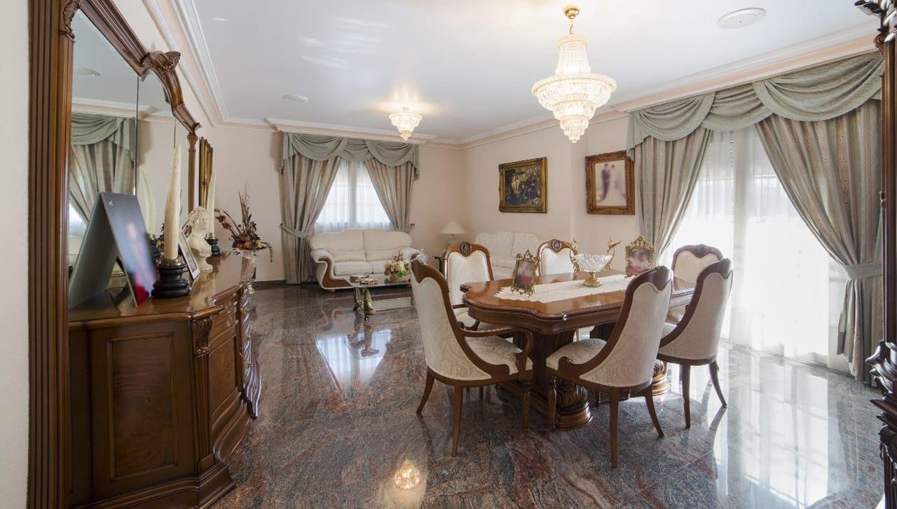 5 Bedroom 5 Bathroom Town House in Los Alcazares - Caza De Casa
