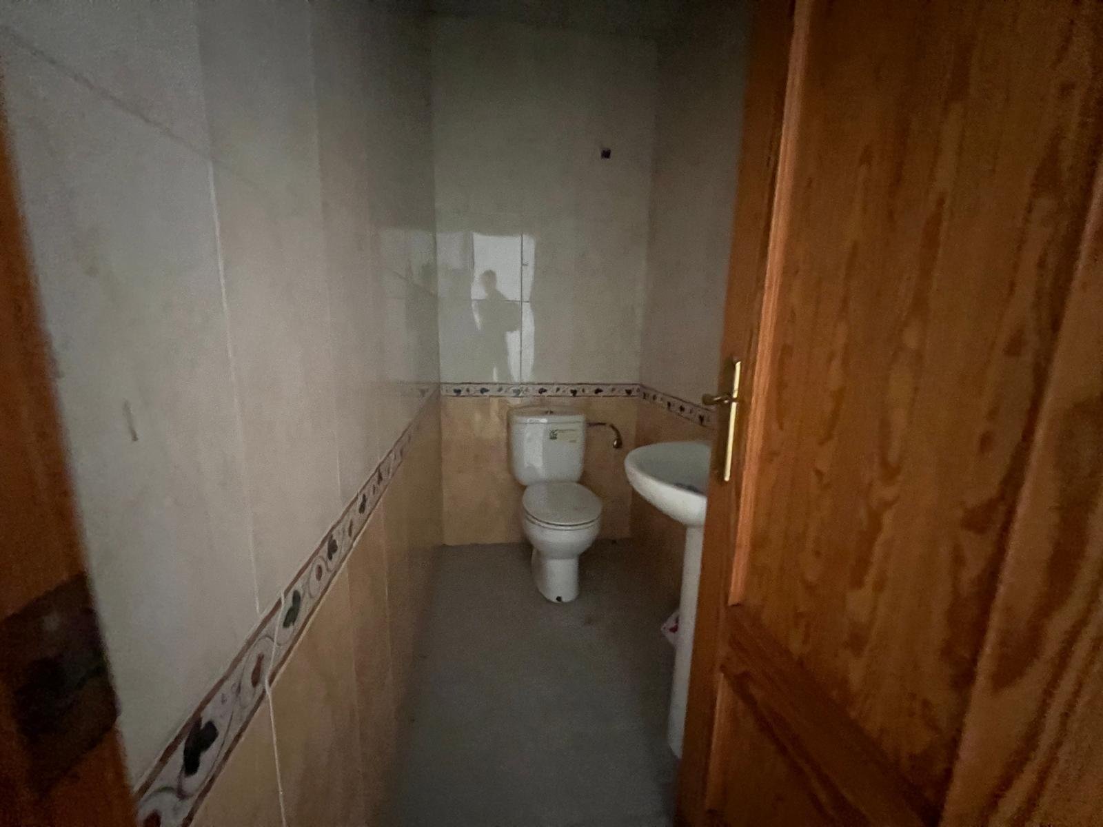 1 Bathroom Commercial in Torrevieja - Caza De Casa
