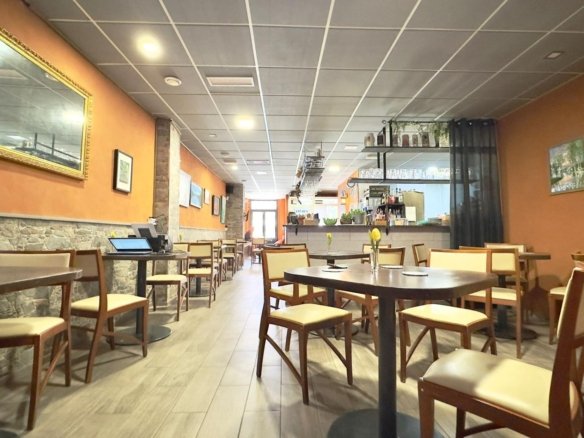 Commercial in Torrevieja - Caza De Casa