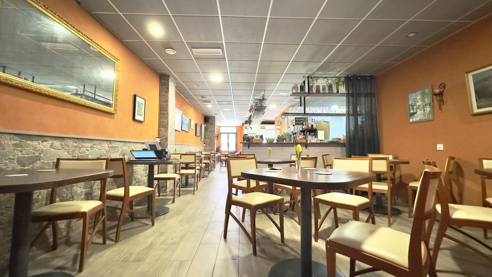 2-5 Commercial in Torrevieja - Caza De Casa