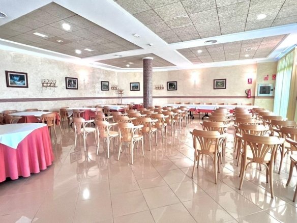 33 Bed Commercial in Los Montesinos - Caza De Casa