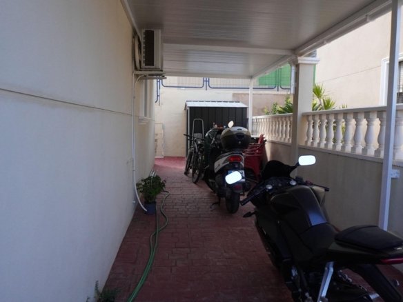 3 Bedroom 2 Bathroom Villa in San Miguel de Salinas - Caza De Casa