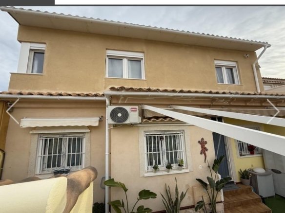 4 Bedroom 3 Bathroom Town House in Orihuela Costa - Caza De Casa