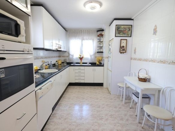 5 Bedroom 4 Bathroom Villa in Orihuela Costa - Caza De Casa