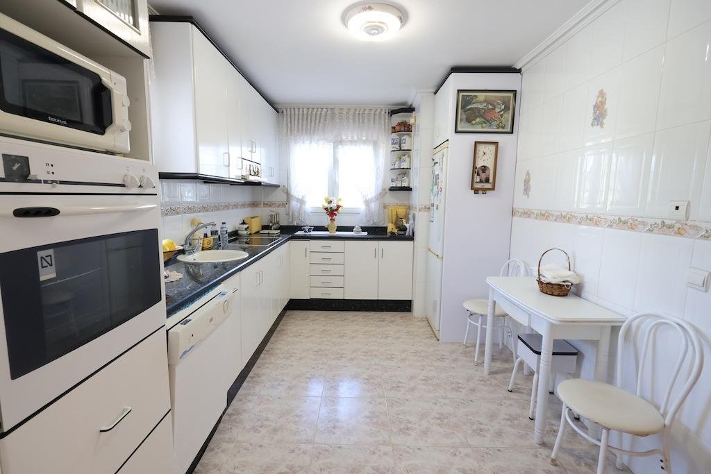 5 Bedroom 4 Bathroom Villa in Orihuela Costa - Caza De Casa