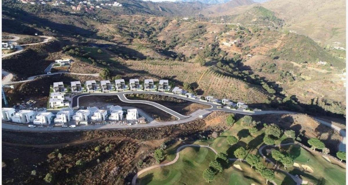 42,125 m² Land in Mijas - Caza De Casa