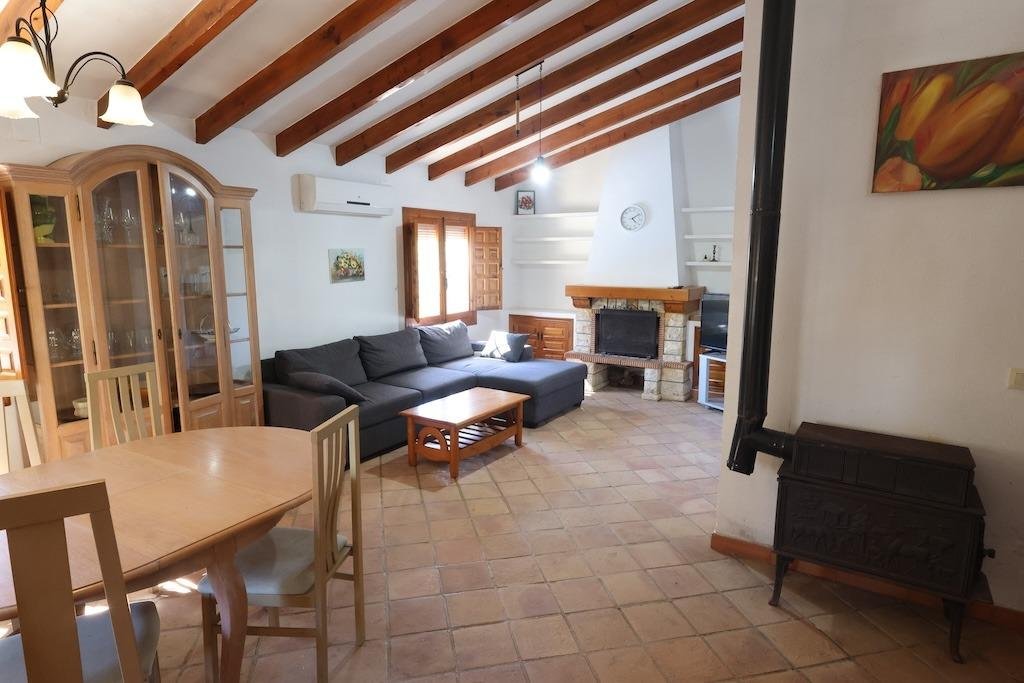 4 Bedroom 2 Bathroom Villa in Orihuela Costa - Caza De Casa