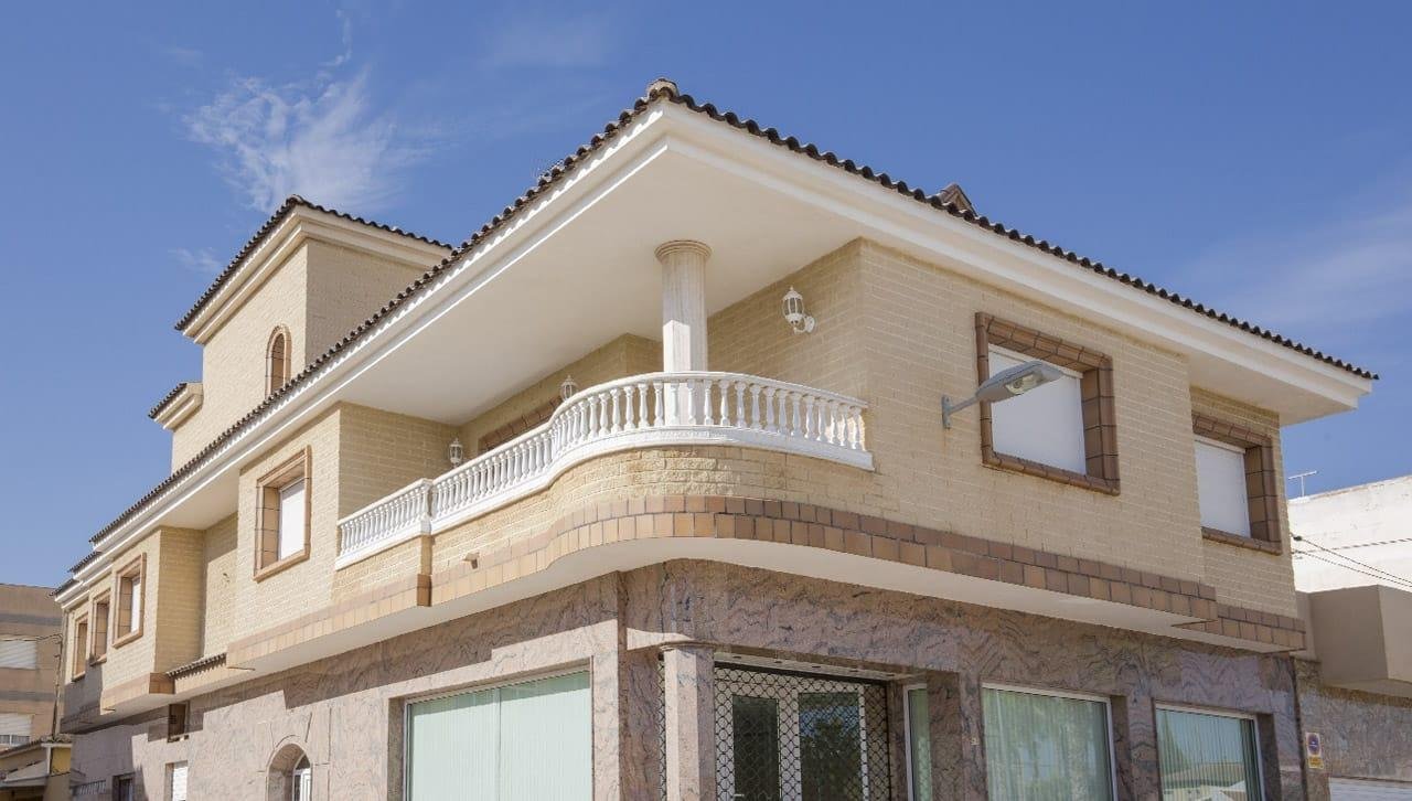 5 Bedroom 5 Bathroom Town House in Los Alcazares - Caza De Casa