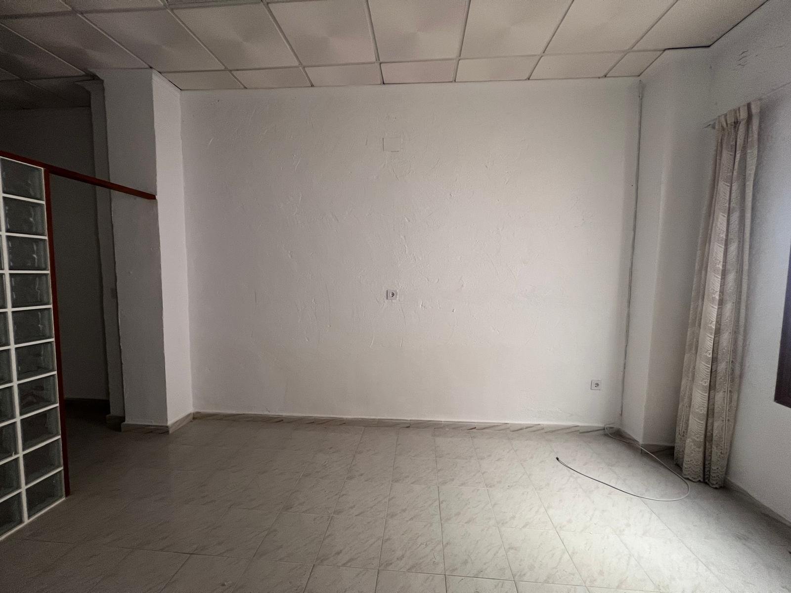 Commercial in Torrevieja - Caza De Casa