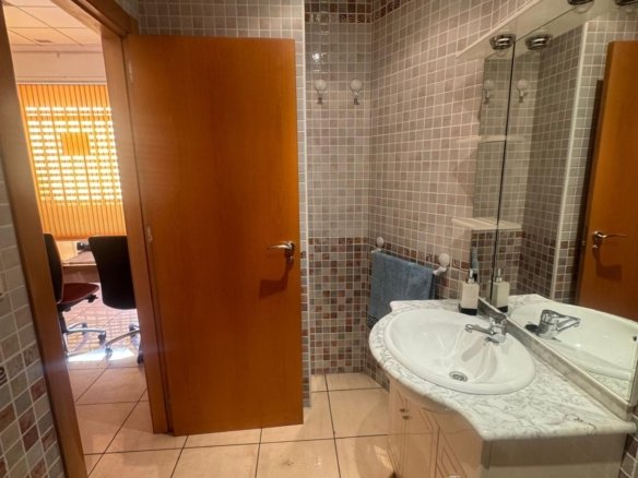 1 Bath Commercial in Bigastro - Caza De Casa
