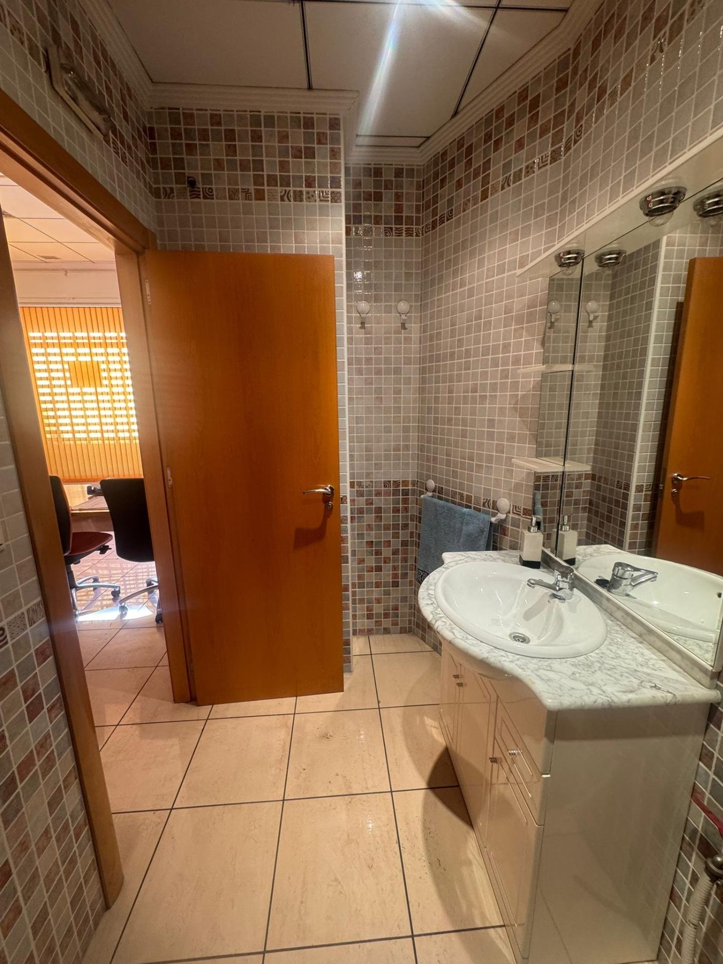 1 Bath Commercial in Bigastro - Caza De Casa