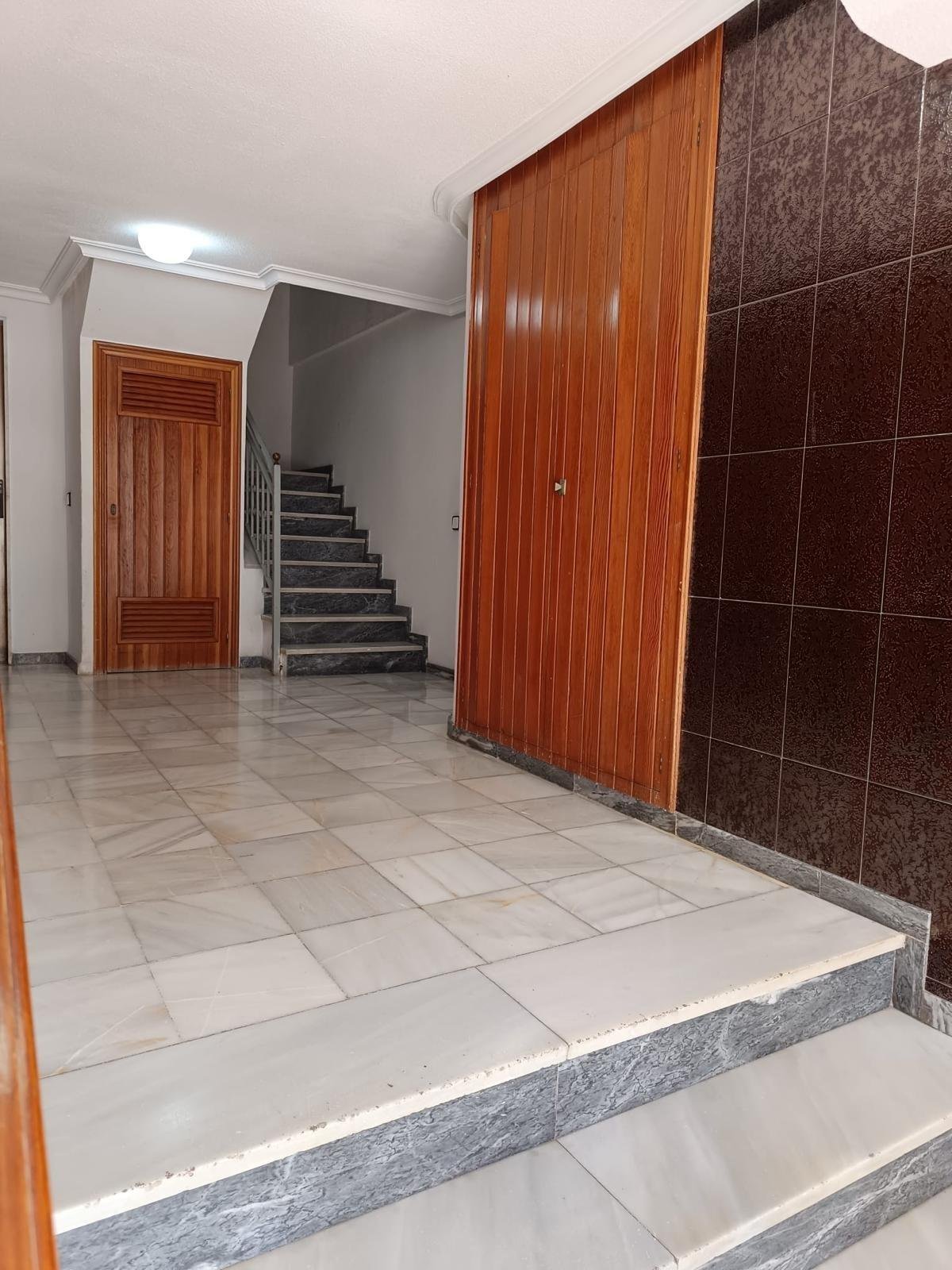 Commercial in El Altet - Caza De Casa