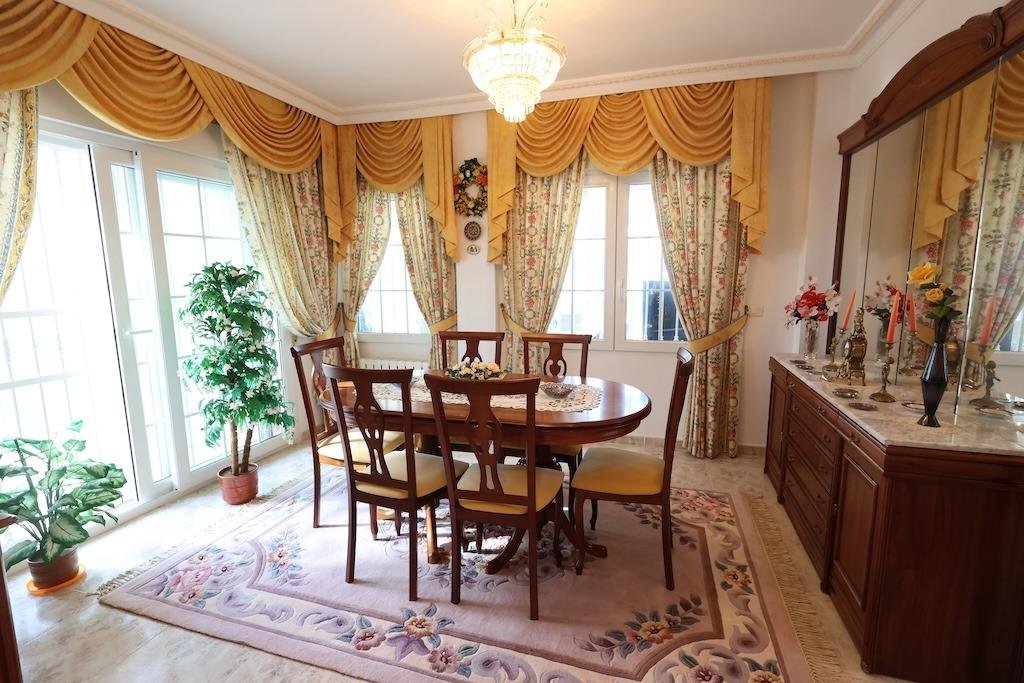 5 Bedroom 4 Bathroom Villa in Orihuela Costa - Caza De Casa