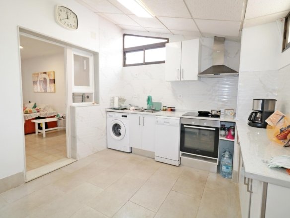 3 Bedroom 2 Bathroom Town House in Torrevieja - Caza De Casa