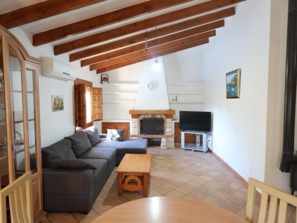 4 Bedroom 2 Bathroom Villa in Orihuela Costa - Caza De Casa