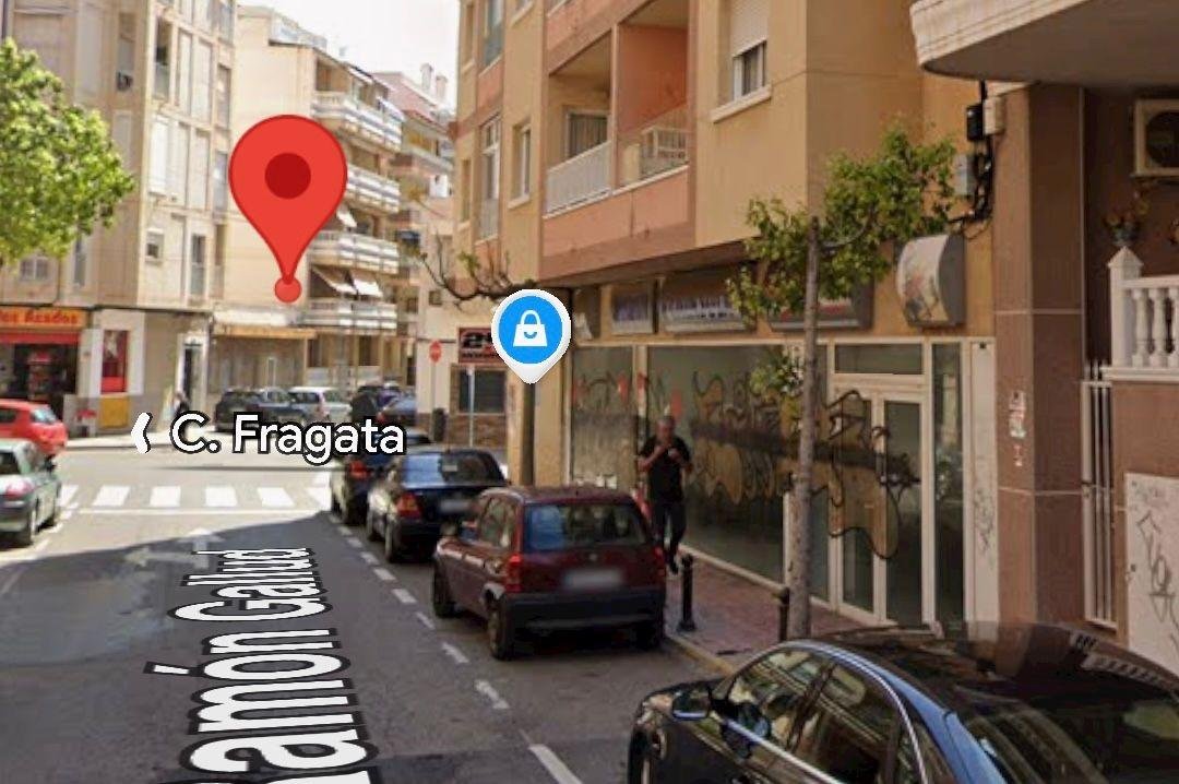 1 Bathroom Commercial in Torrevieja - Caza De Casa