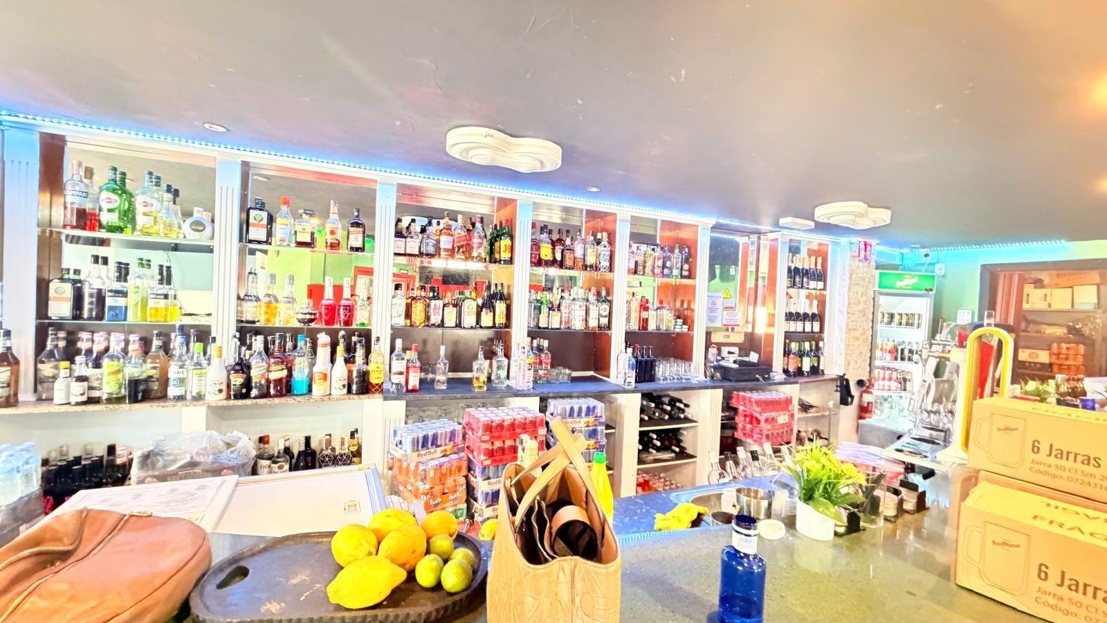 2 Bath Commercial in Torrevieja - Caza De Casa