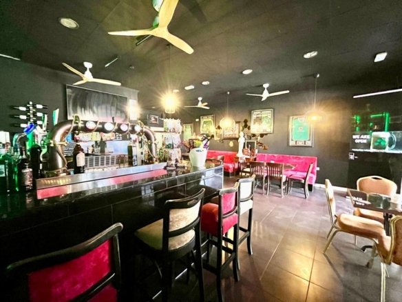 Commercial in Orihuela Costa - Caza De Casa