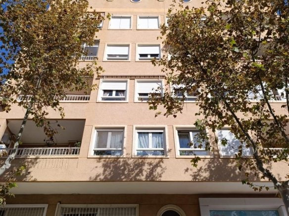 Commercial in El Altet - Caza De Casa