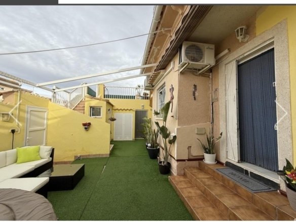 4 Bedroom 3 Bathroom Town House in Orihuela Costa - Caza De Casa
