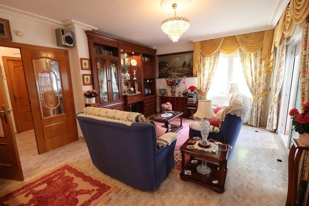 5 Bedroom 4 Bathroom Villa in Orihuela Costa - Caza De Casa