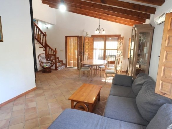 4 Bedroom 2 Bathroom Villa in Orihuela Costa - Caza De Casa
