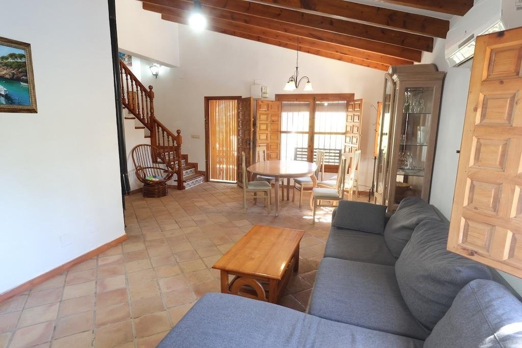 4 Bedroom 2 Bathroom Villa in Orihuela Costa - Caza De Casa