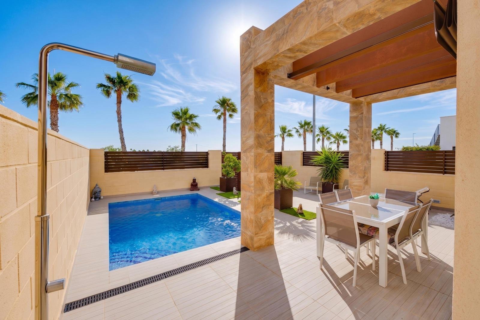 3 Bedroom 3 Bathroom Villa in Ciudad Quesada - Caza De Casa