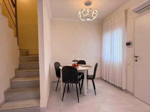 3 Bedroom 2 Bathroom Town House in Torrevieja - Caza De Casa