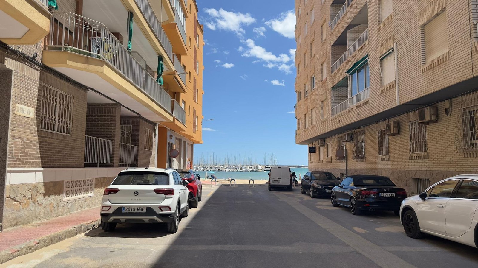 2-8 Commercial in Torrevieja - Caza De Casa