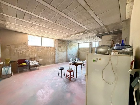 Commercial in Torrevieja - Caza De Casa