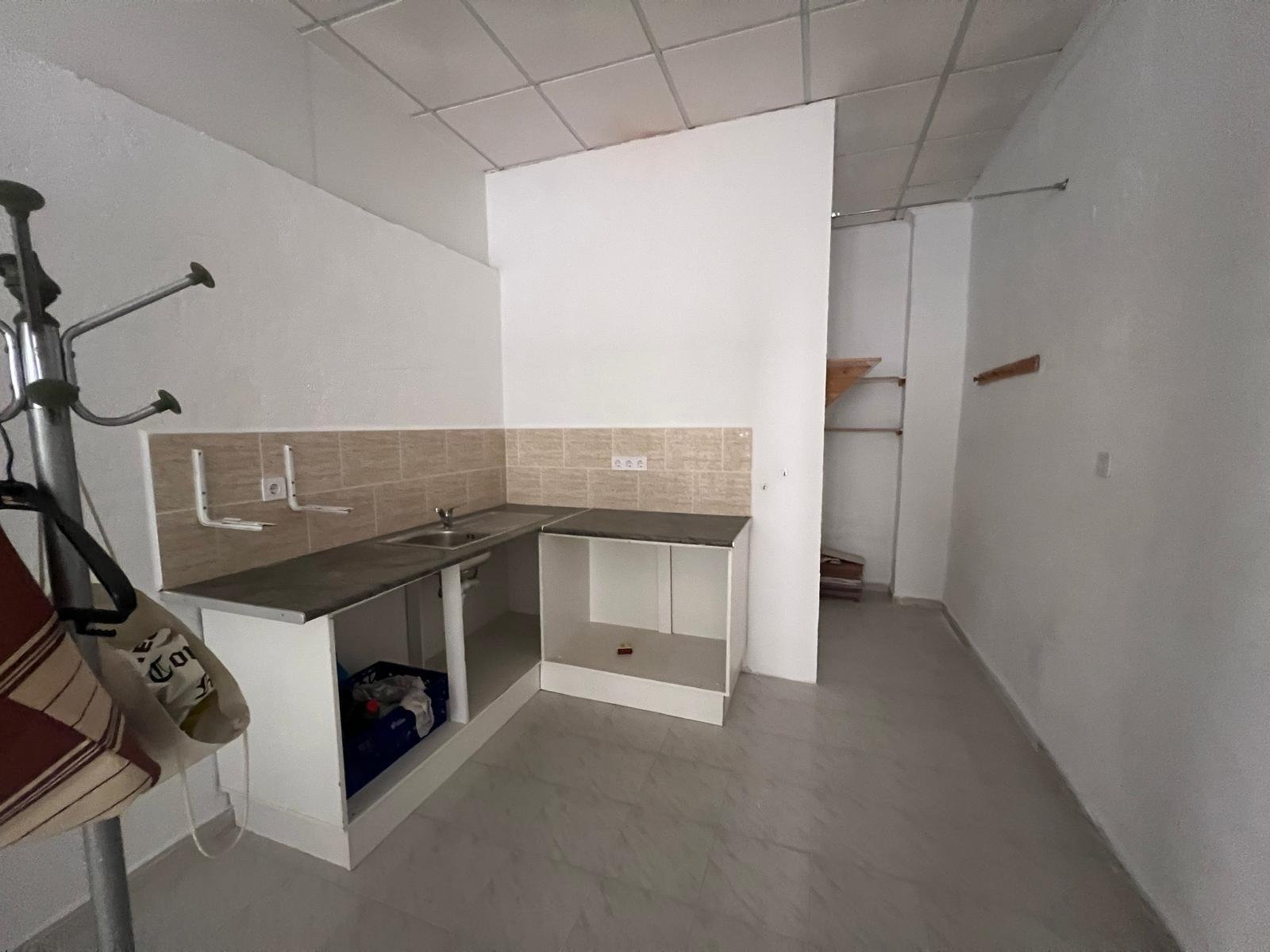 Commercial in Torrevieja - Caza De Casa
