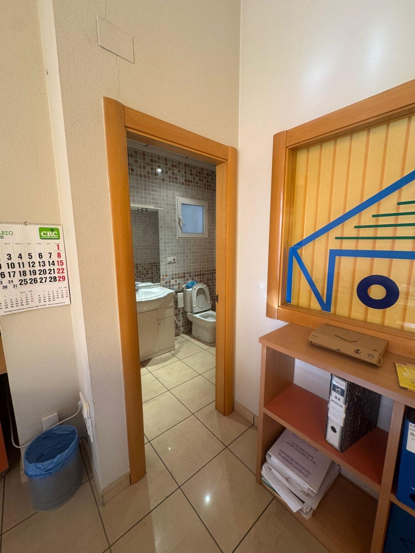 1 Bath Commercial in Bigastro - Caza De Casa